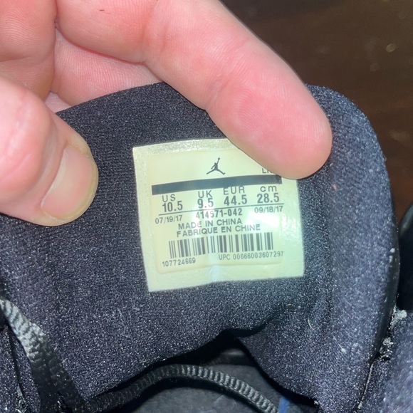 Men’s Air Jordan 13 Altitude - Picture 2 of 5